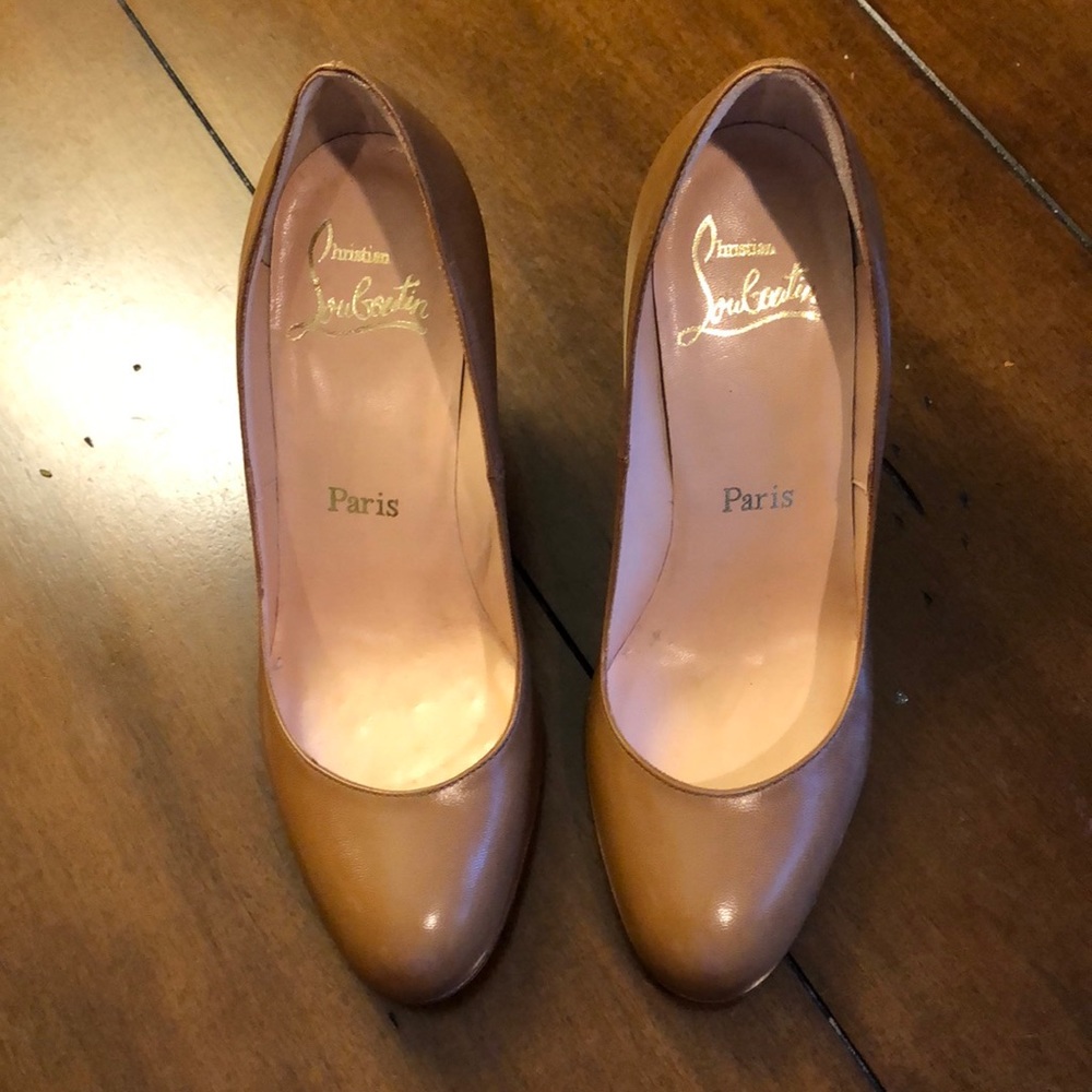 (No box)Christian Louboutin classic pump size 35 in tan